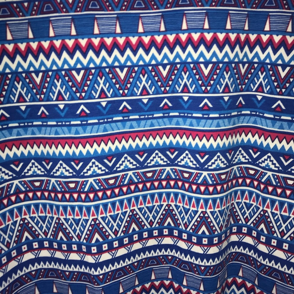 LuLaRoe Iris Tee - Picture 5 of 7